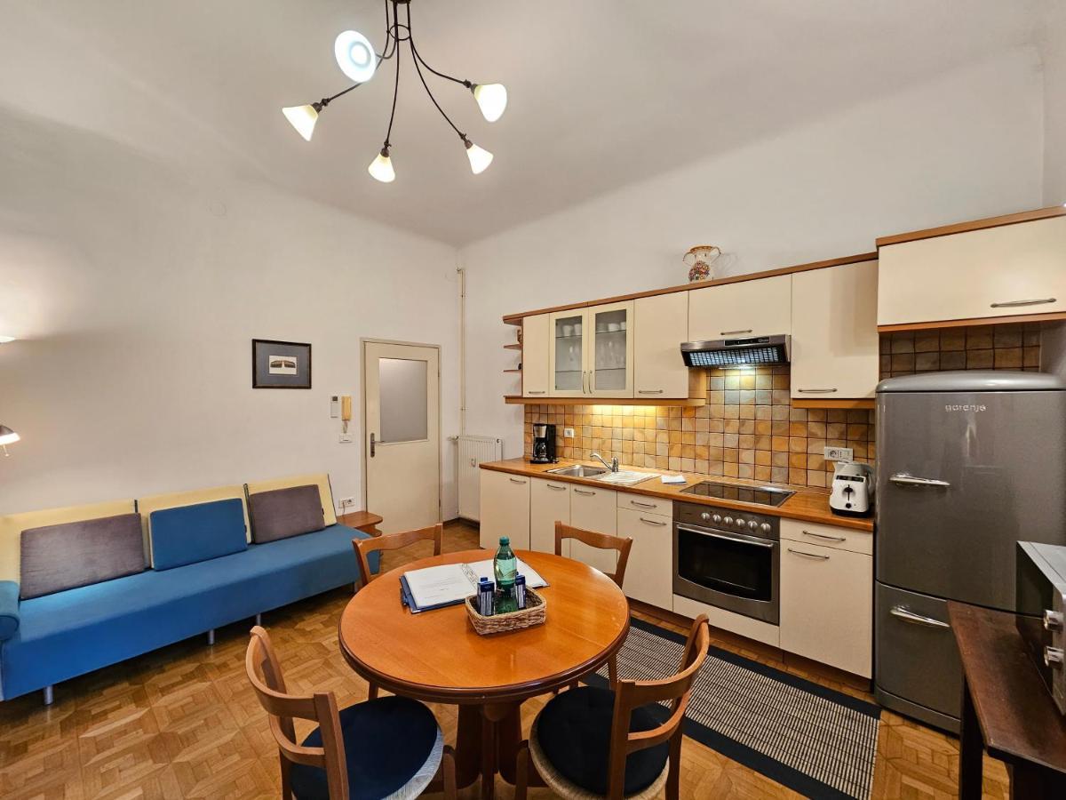 Spacious Central Studio Nika 2 Tour As ลูบลิยานา ภายนอก รูปภาพ